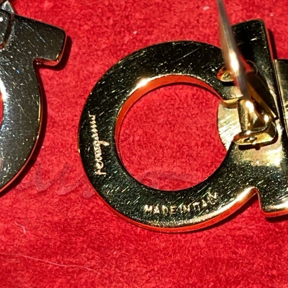 Preloved Salvatore Ferragamo necklace n earrings set excellent condition size 8” - Picture 4 of 12